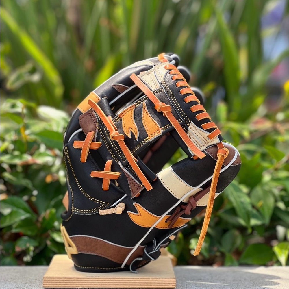Wilson gloves - Picture 3 of 3
